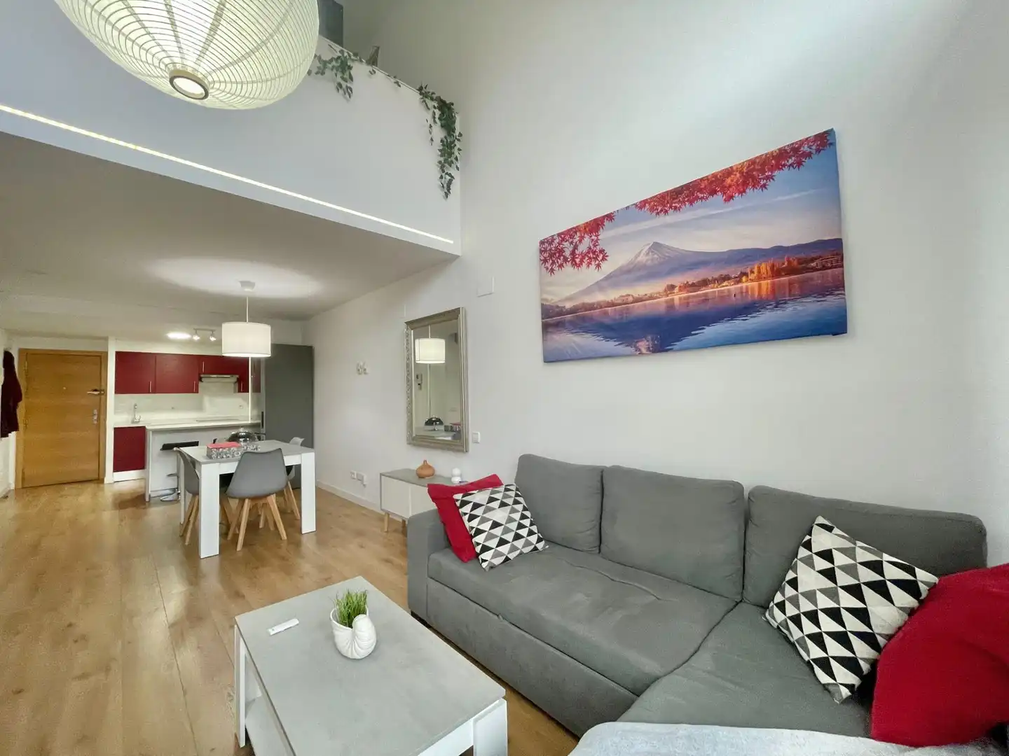Sala d'estar de Dúplex en venda en Madrid amb Calefacció i Moblat