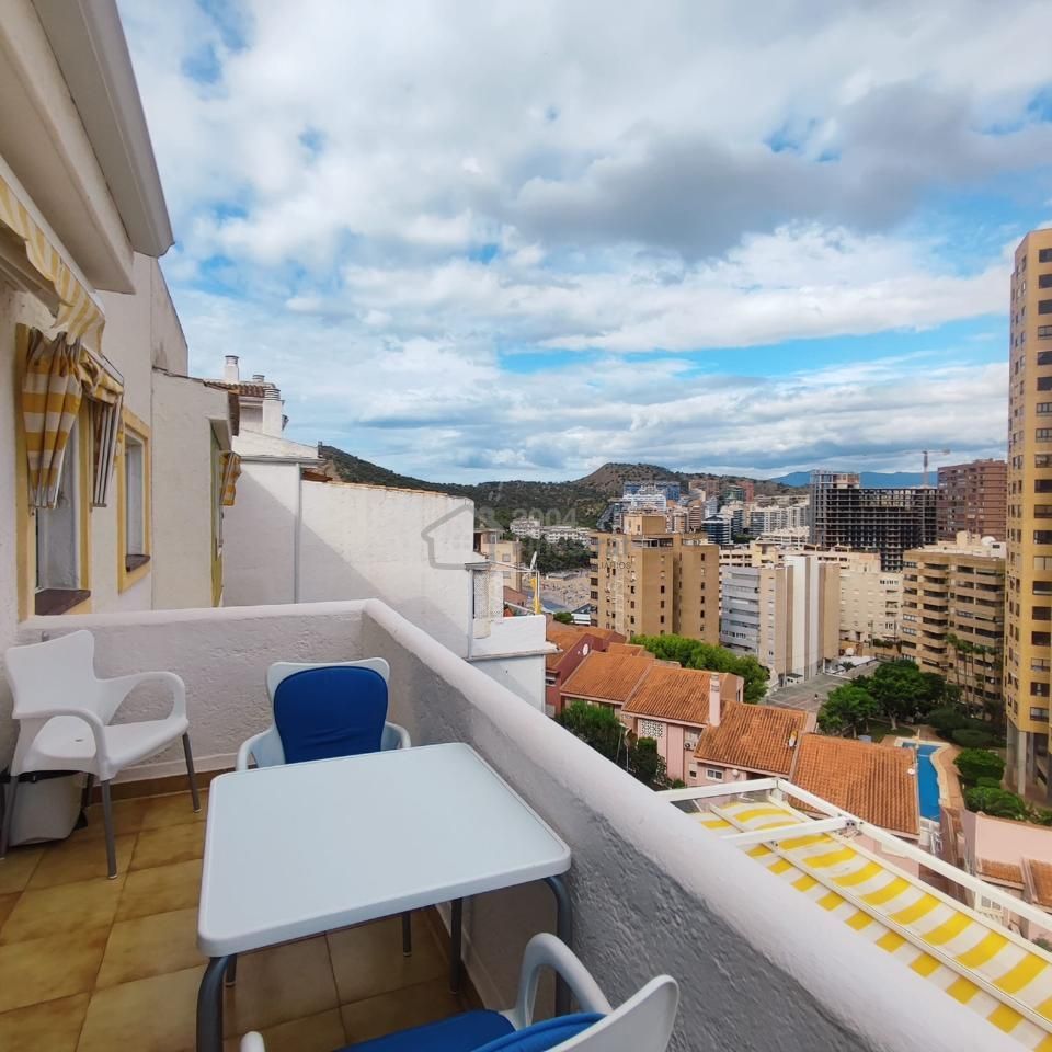 Vista exterior de Apartament de lloguer en Benidorm amb Aire condicionat, Terrassa i Moblat