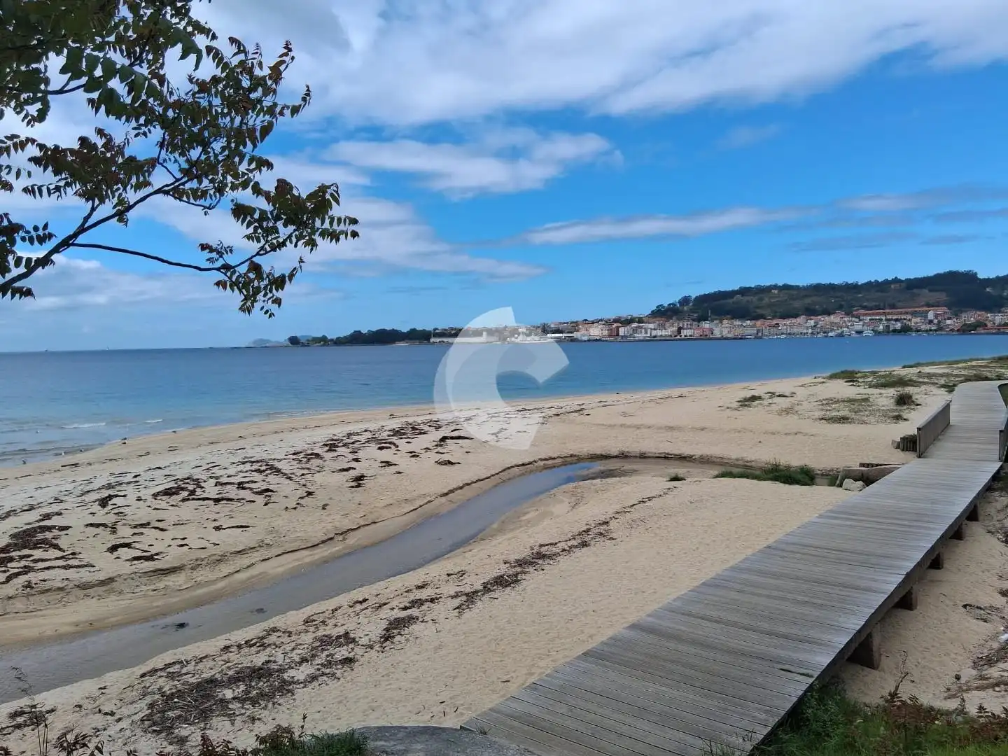 Vista exterior de Casa o xalet en venda en Cangas  amb Jardí privat