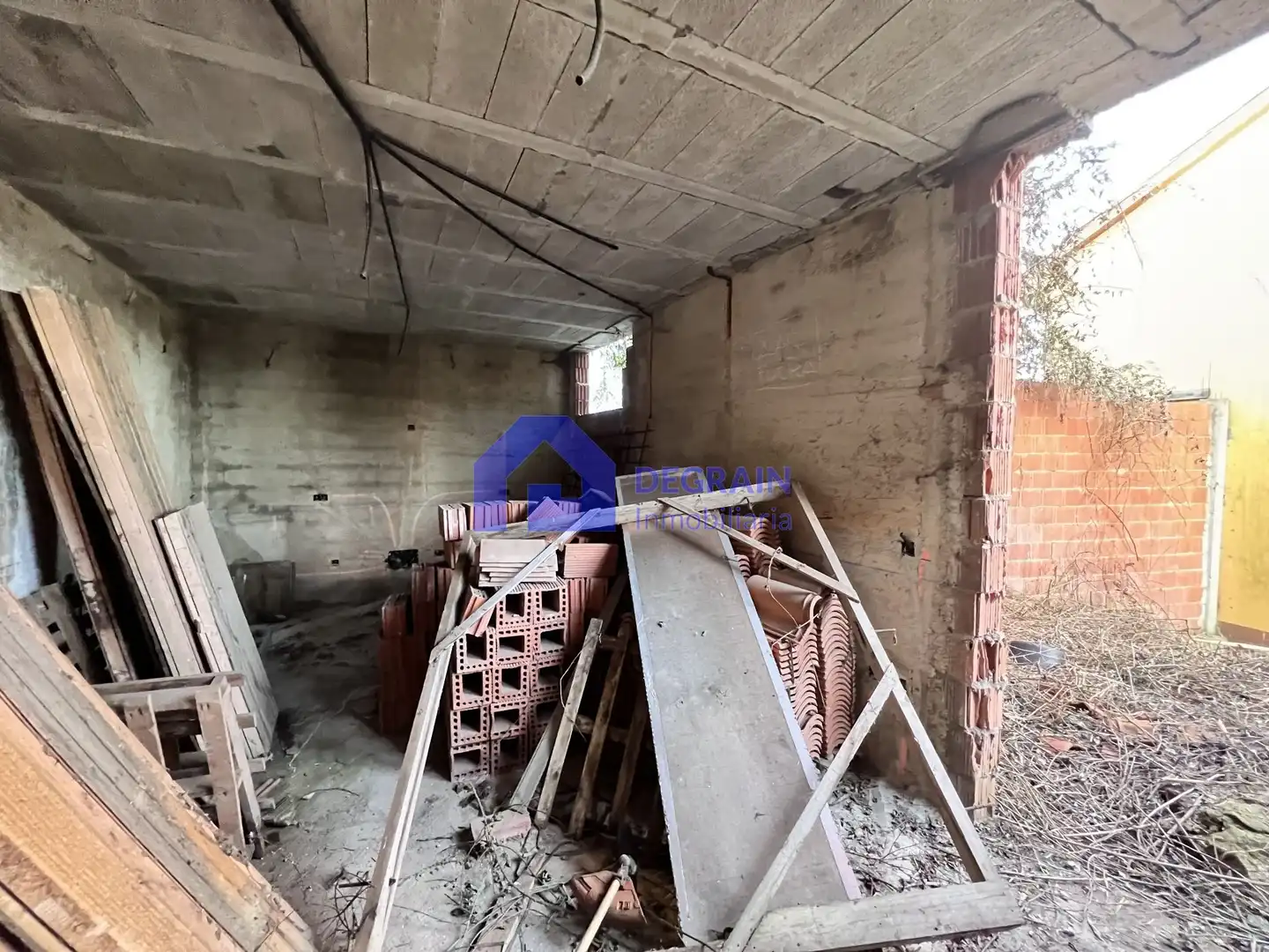 Casa adosada en venda en Oviedo  amb Jardí privat