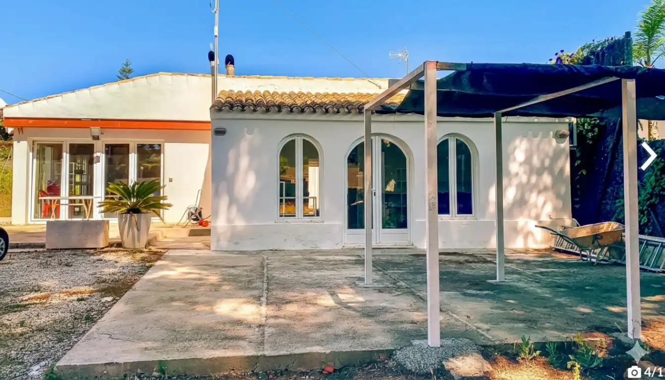 Vista exterior de Casa o xalet en venda en Cap Martí - El Tossalet - Pinomar