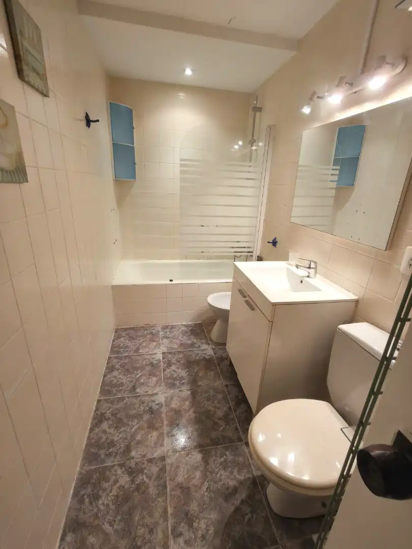Bathroom of Flat for sale in Pineda de Mar  with Parquet flooring, Terrace and Furnished