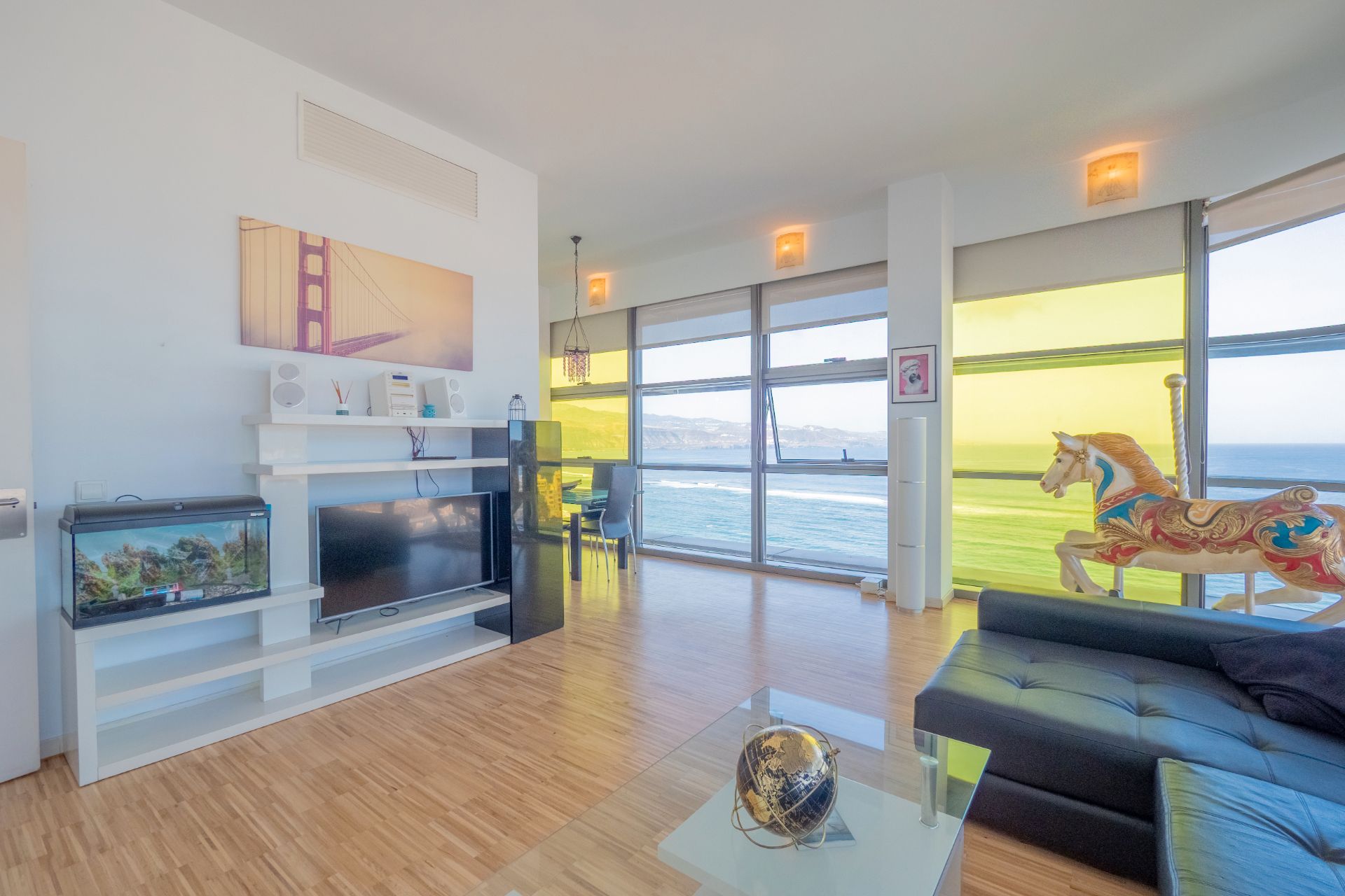 Sala d'estar de Pis de lloguer en Las Palmas de Gran Canaria amb Aire condicionat i Moblat