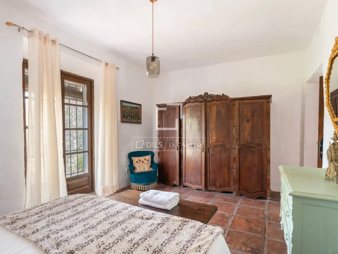 Dormitori de Finca rústica en venda en Málaga amb Jardí privat, Terrassa i Piscina