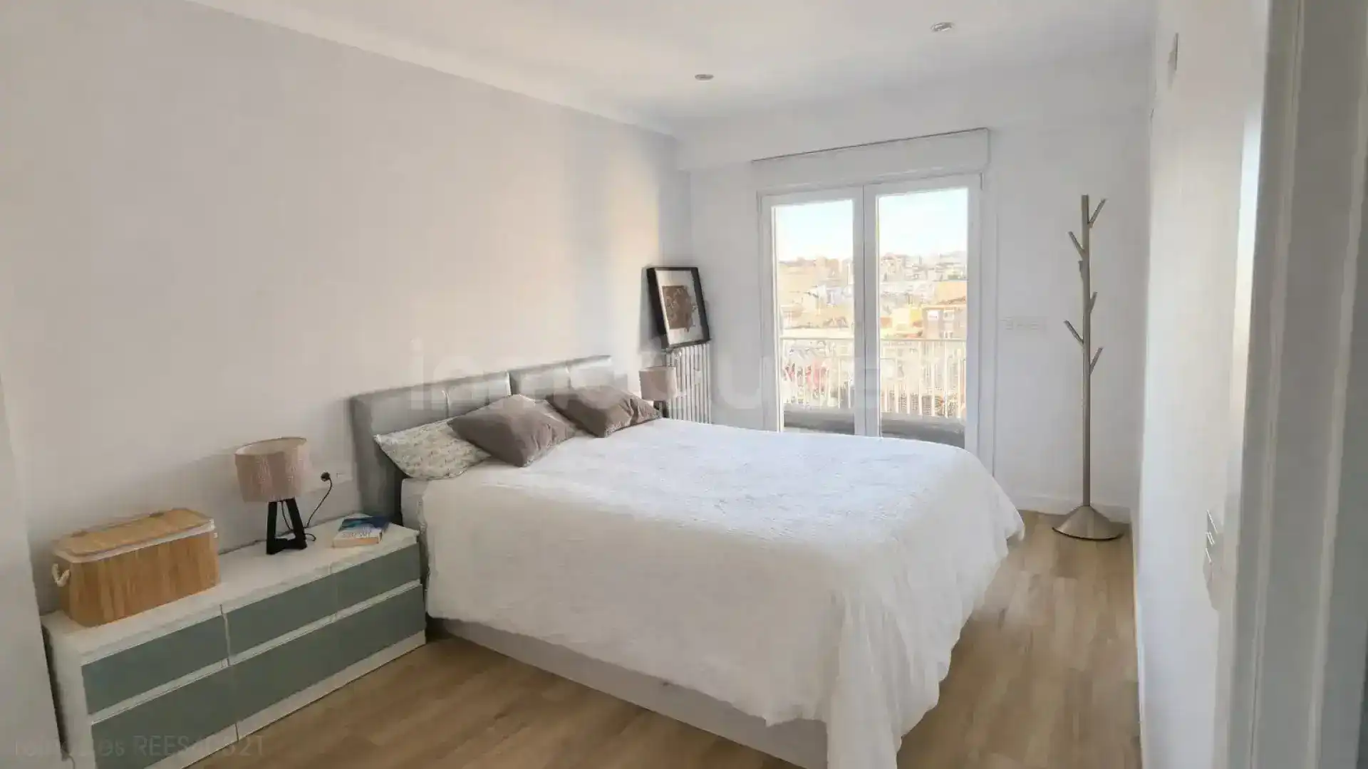 Bedroom of Flat for sale in Zaragoza  with Heating, Terrace and Furnished