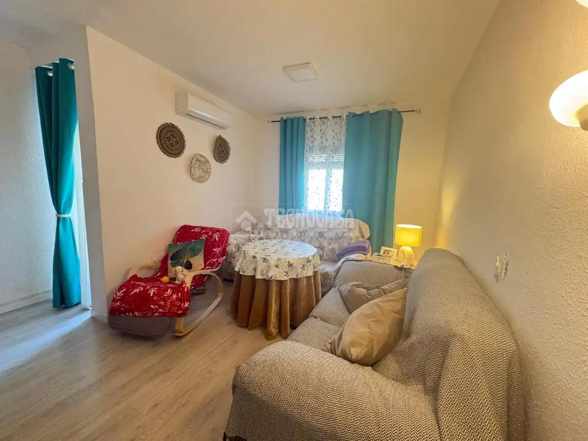 Sala d'estar de Pis en venda en Jaén amb Balcó