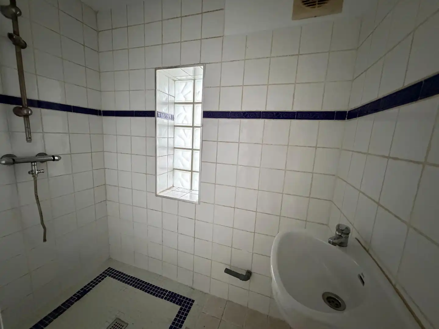 Bathroom of Buildings for sale in Alicante / Alacant
