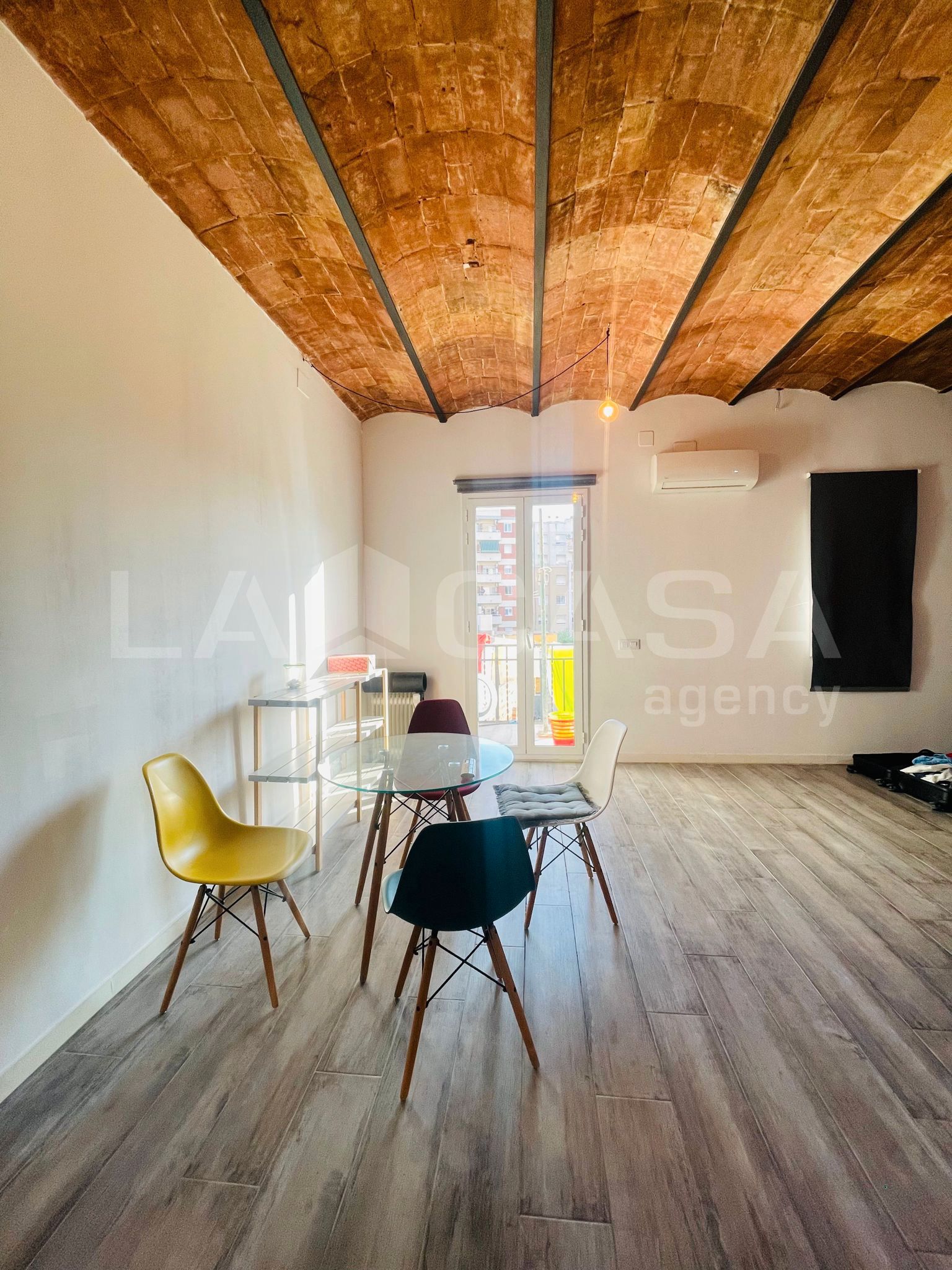 Sala d'estar de Pis en venda en  Barcelona Capital amb Balcó
