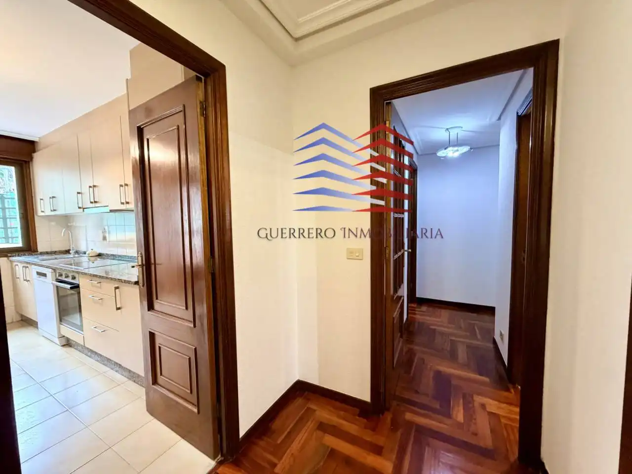 Piso de alquiler en Vigo  con Calefacción, Parquet y Terraza