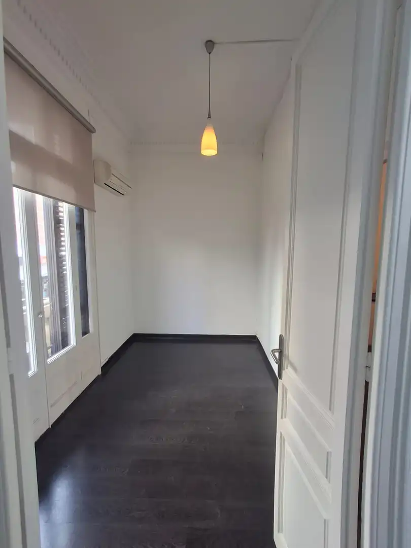 Office for rent in Barcelona  with Air Conditioner
