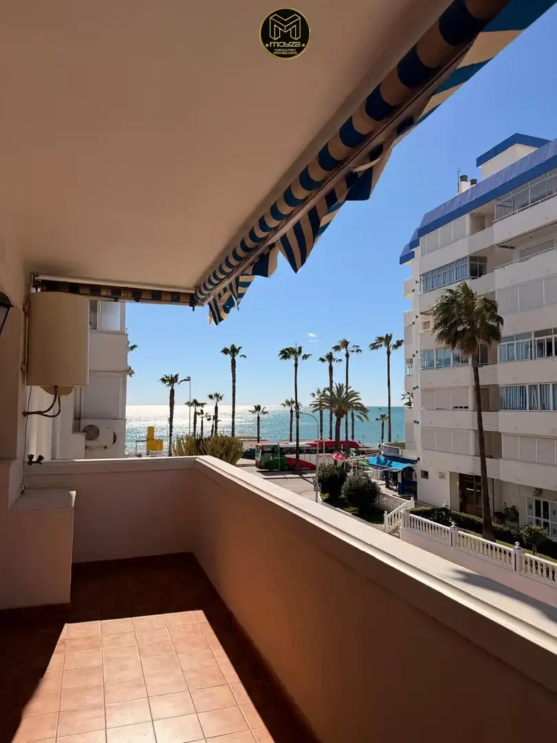 Flat with terrace for sale in Torrequebrada