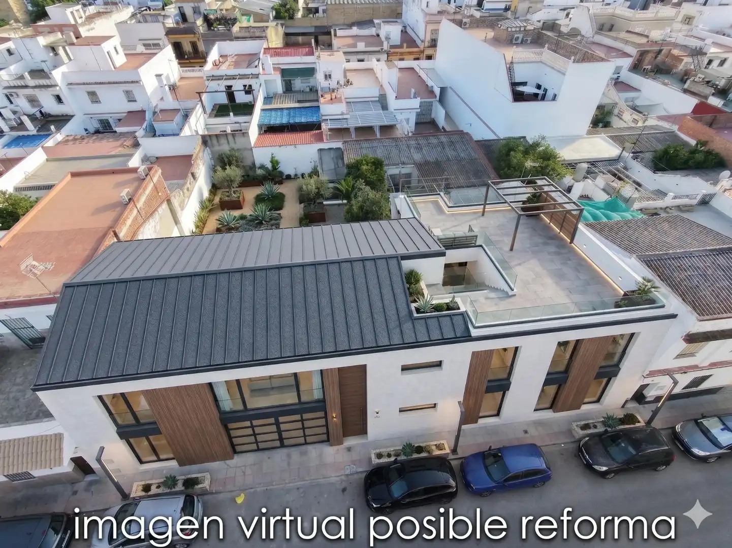 Casa amb jardí en venda a Calle ZORZALEÑA