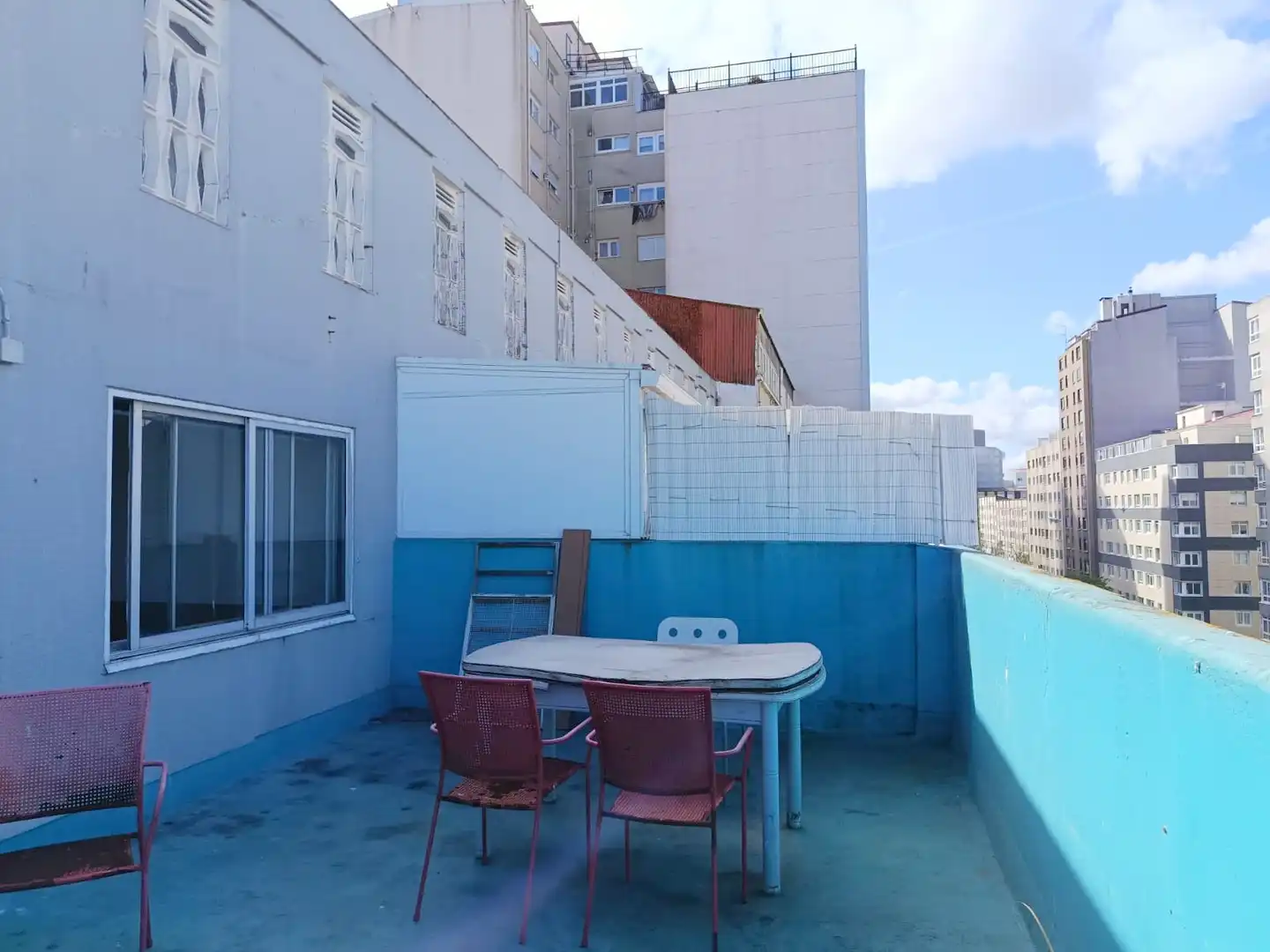 Terraza de Piso para compartir en A Coruña Capital  con Terraza y Amueblado