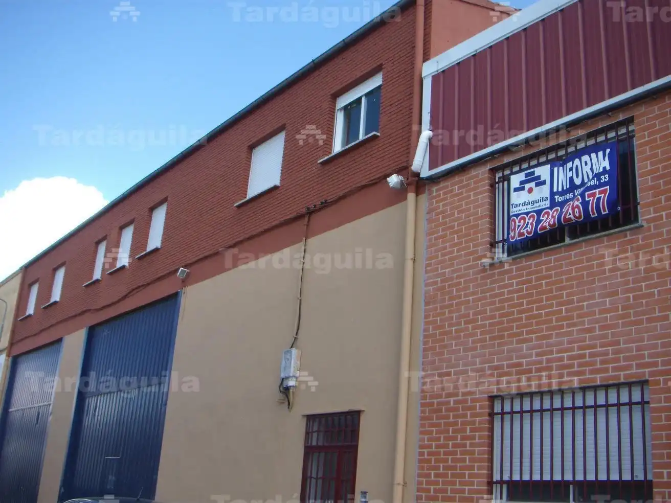 Vista exterior de Oficina de alquiler en Villares de la Reina