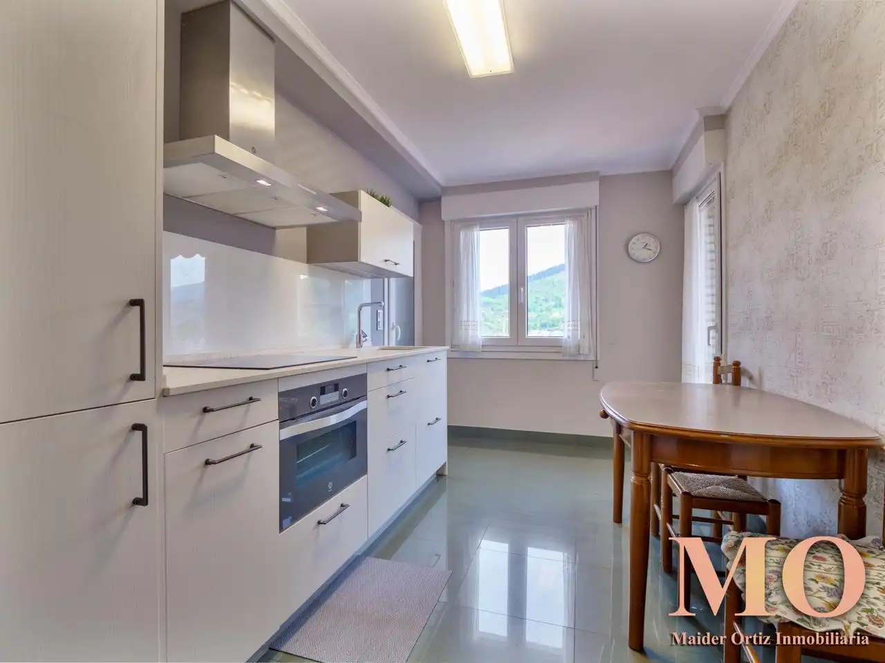 Cocina de Piso en venta en Arrasate / Mondragón con Calefacción, Terraza y Trastero