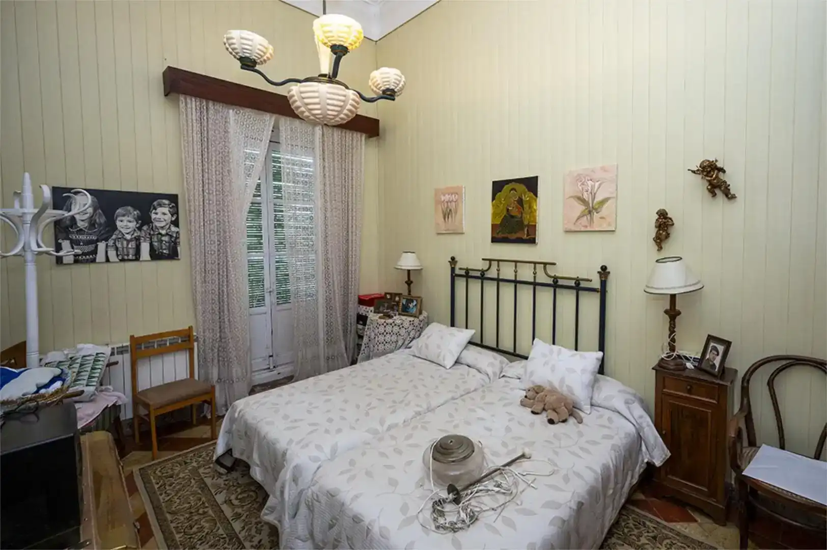 Habitación de Dúplex para compartir en Las Pedroñeras    con Parquet, Amueblado y Horno