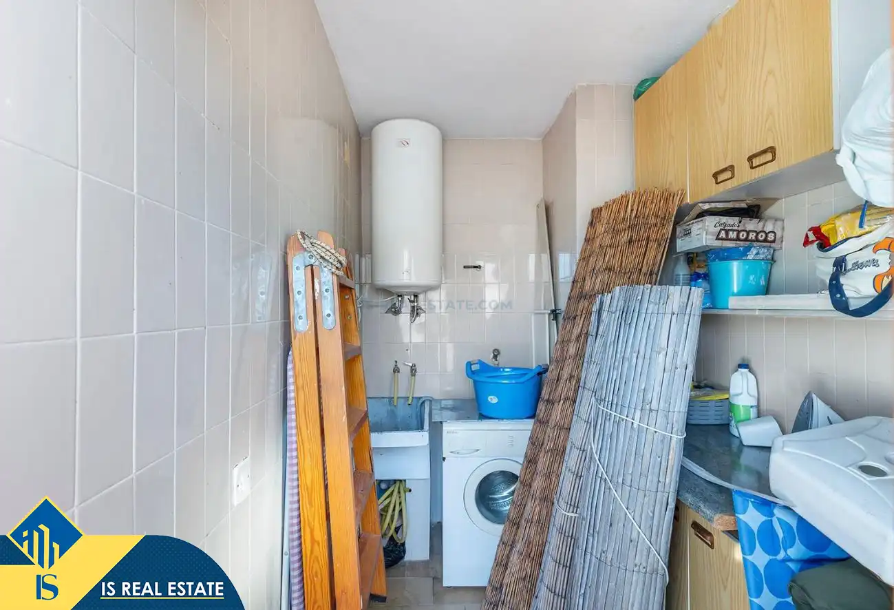 Küche von Einfamilien-Reihenhaus zum Verkauf in Torrevieja mit Klimaanlage, Heizung und Privatgarten
