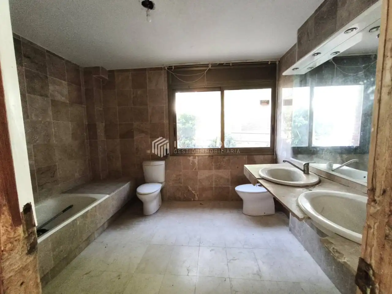 Bany de Casa o xalet en venda en Premià de Dalt amb Calefacció, Jardí privat i Terrassa
