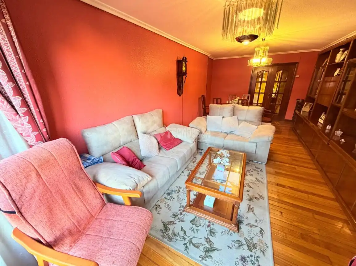 Sala de estar de Piso en venta en Santander con Calefacción, Parquet y Trastero