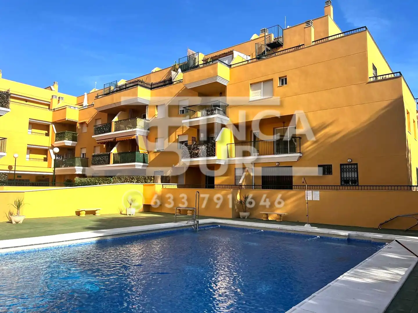 Ground floor with pool for sale in Calle Aviación 16
