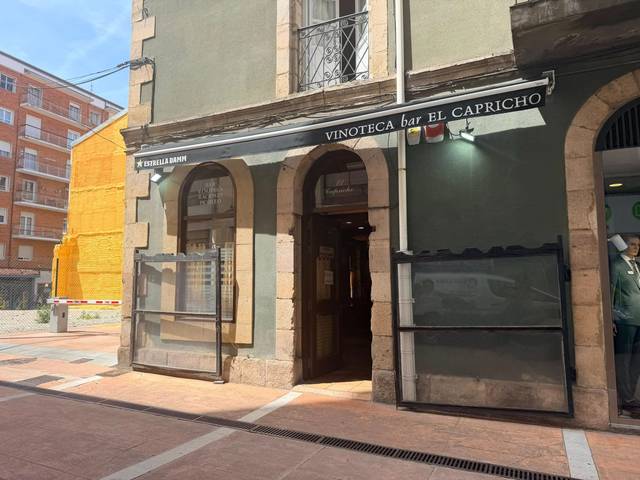 Local comercial en Alquiler en Calle Serafín Escalante, 1 en Centro