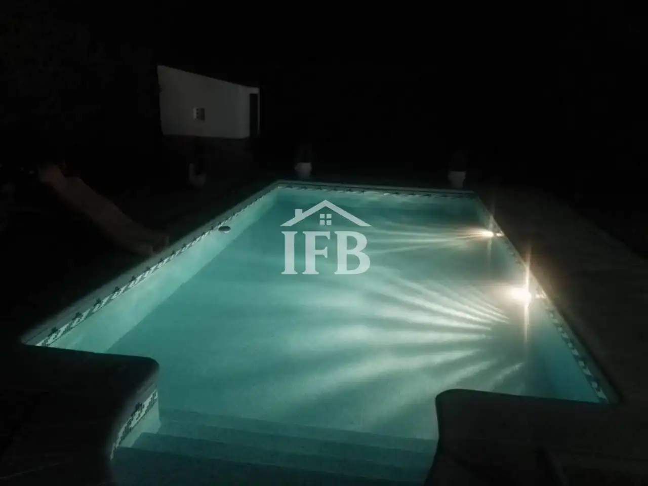 Swimming pool of Country homes for sale in Valverde de Leganés  with Air Conditioner, Heating and Private garden