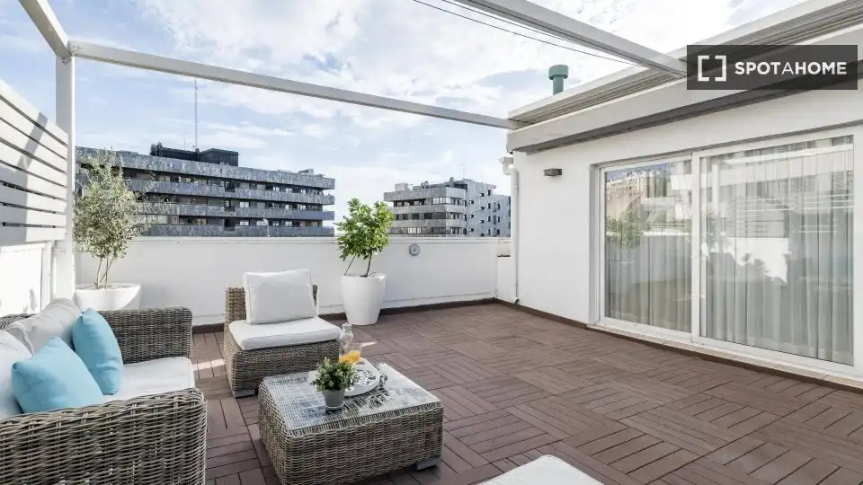 Appartamento con terrazza in affitto a Tetuán, imagen 3