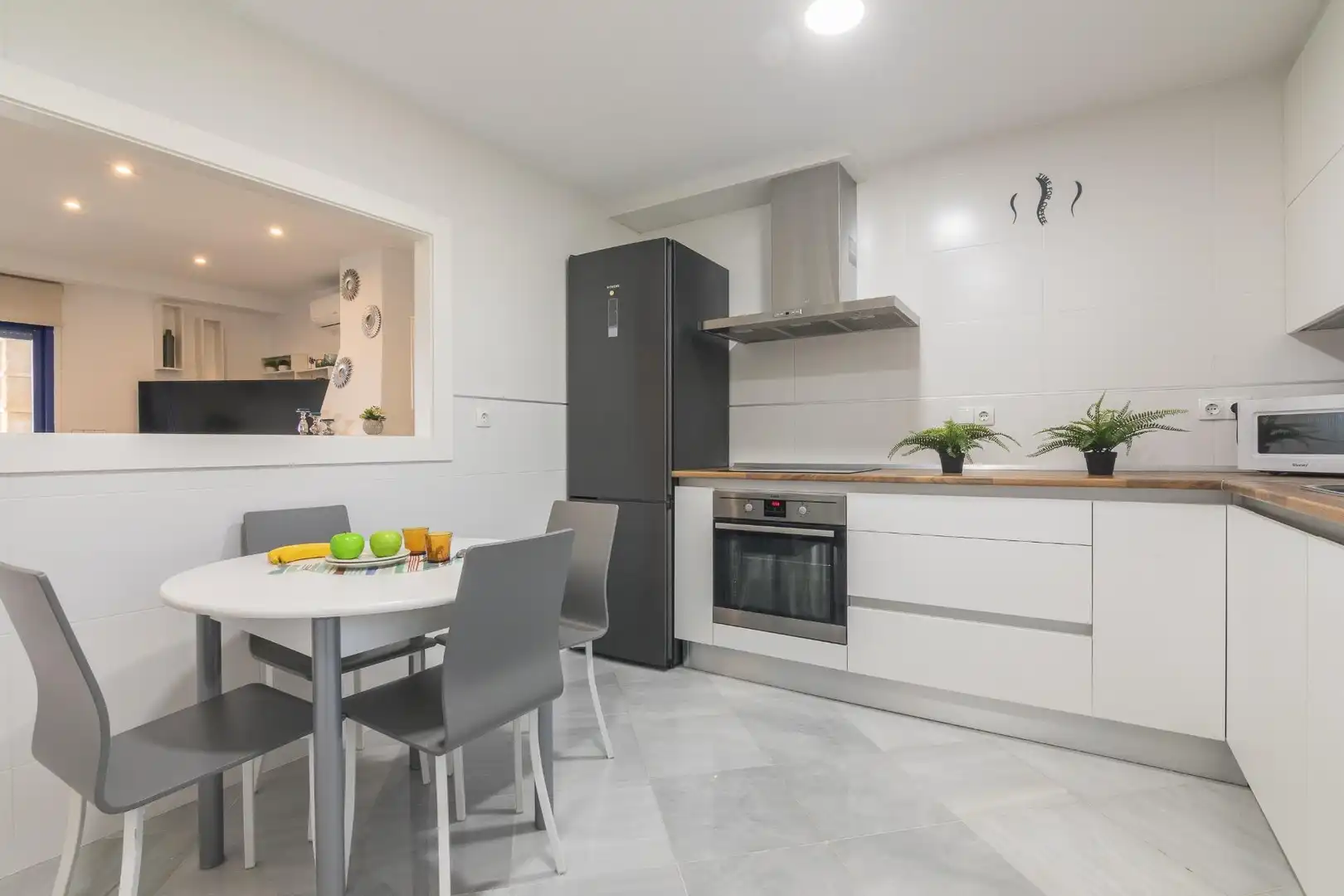 Cocina de Casa o chalet en venta en Santa Pola con Aire acondicionado, Calefacción y Jardín privado