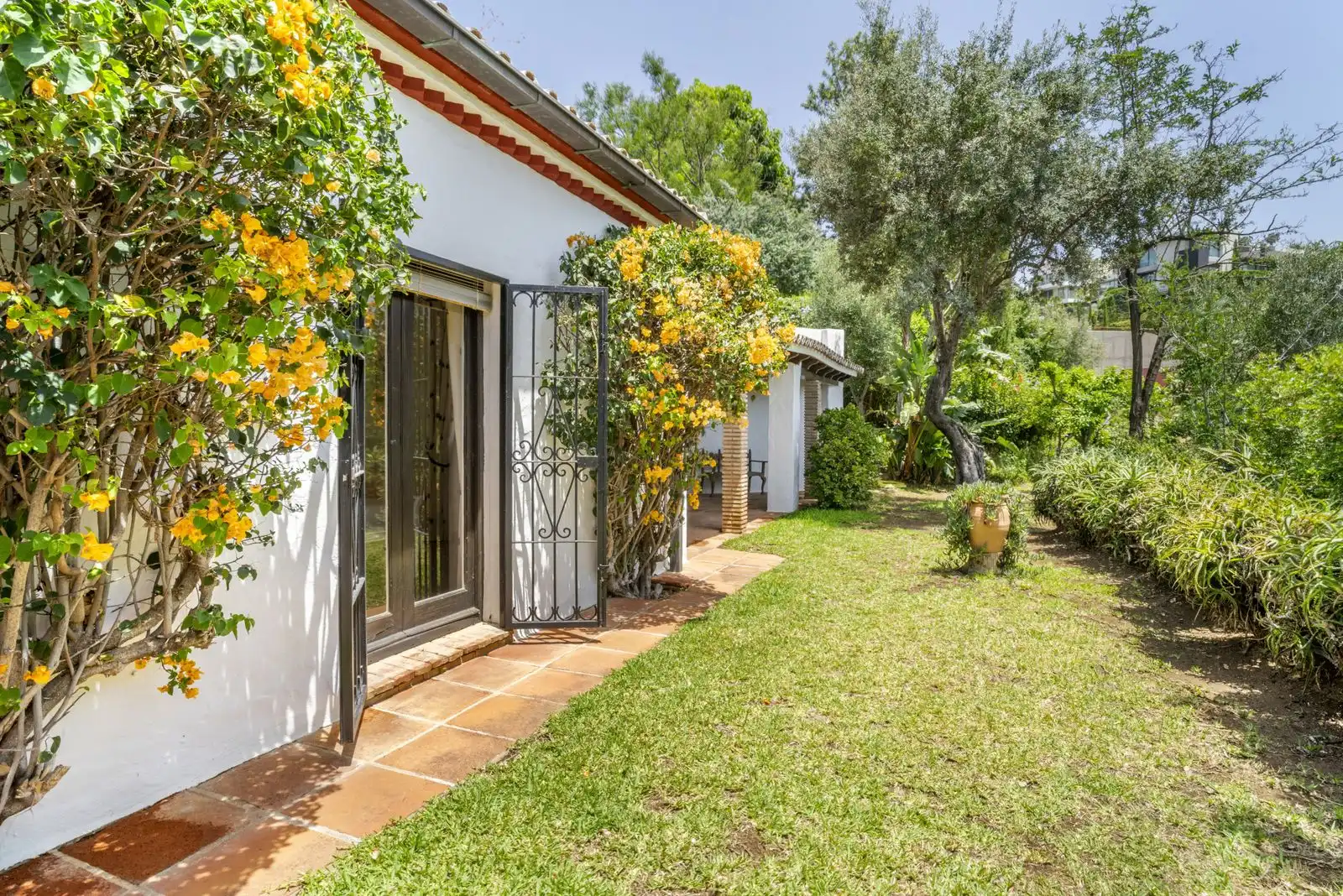 Jardín de Casa o chalet en venta en Benahavís con Aire acondicionado, Terraza y Piscina