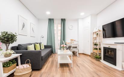 Living room of Flat for sale in  Madrid Capital  with Air Conditioner, Heating and Furnished