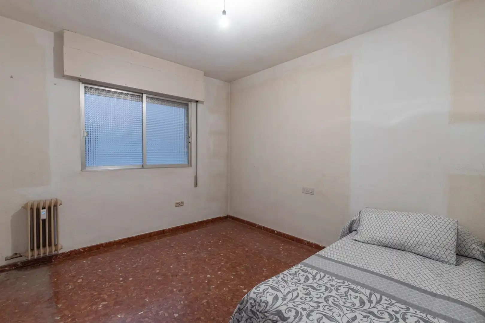 Habitación de Piso en venta en Granada con Calefacción y Balcón