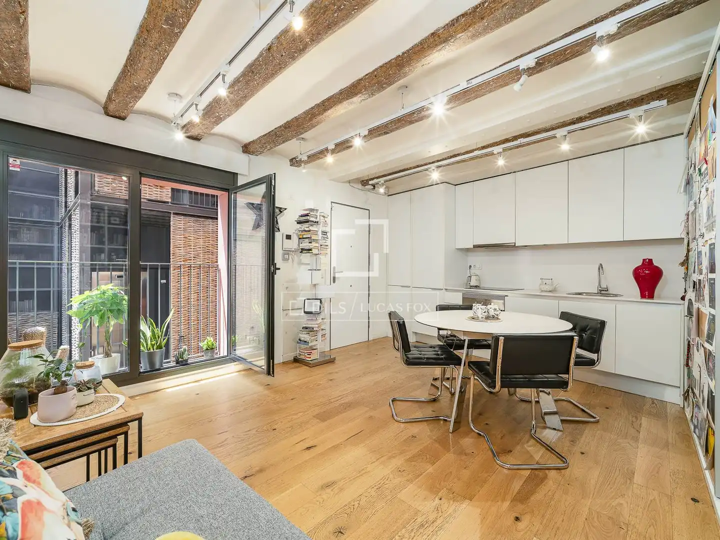 Vista exterior de Piso en venta en Barcelona con Aire acondicionado, Calefacción y Parquet