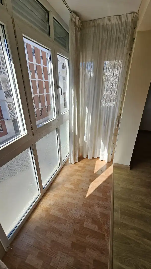 Dormitori de Pis en venda en Cádiz amb Aire condicionat i Terrassa