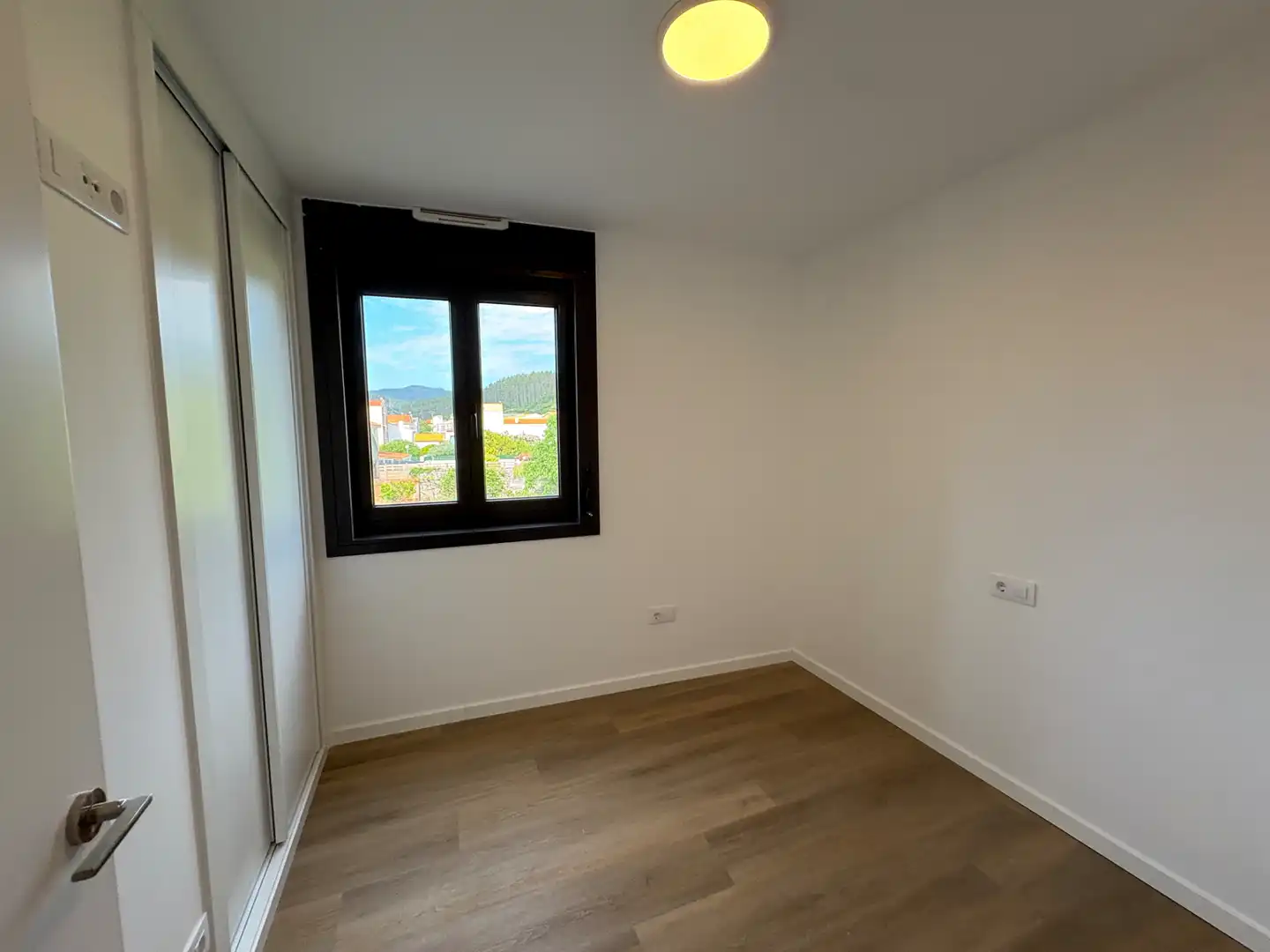 Habitación de Piso en venta en Cedeira con Trastero, Horno y Lavadora