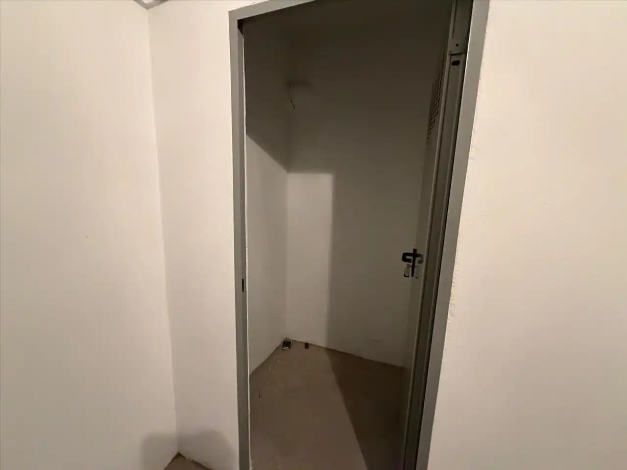 Storage room for sale in Narón