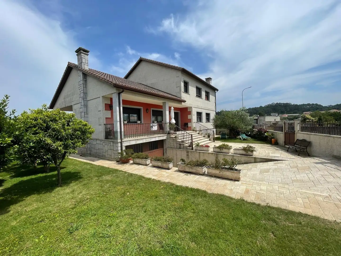 Exterior view of Houses for sale in Vilagarcía de Arousa  with Terrace, Storage room and Furnished