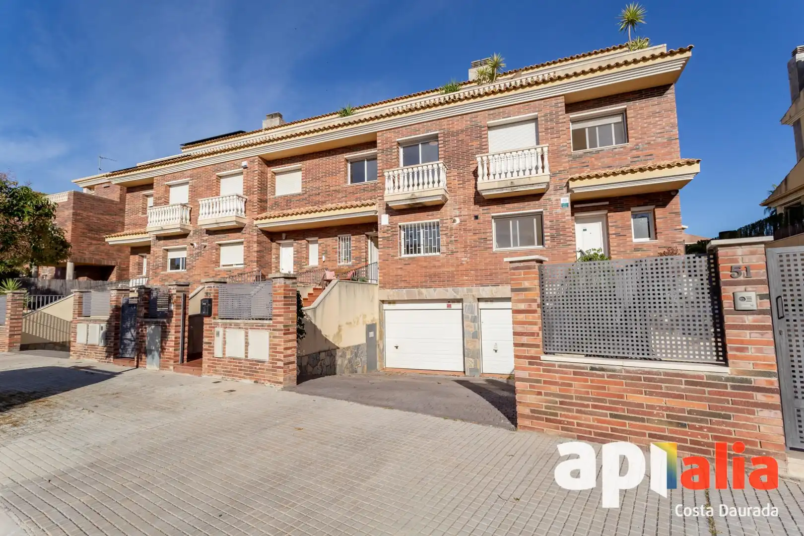 Vista exterior de Casa adosada en venta en Cambrils con Calefacción, Jardín privado y Terraza