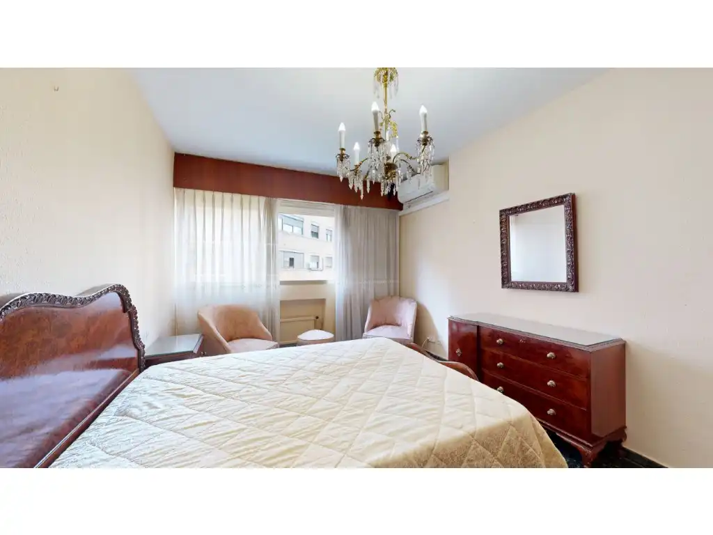 Flat for sale in Exposició