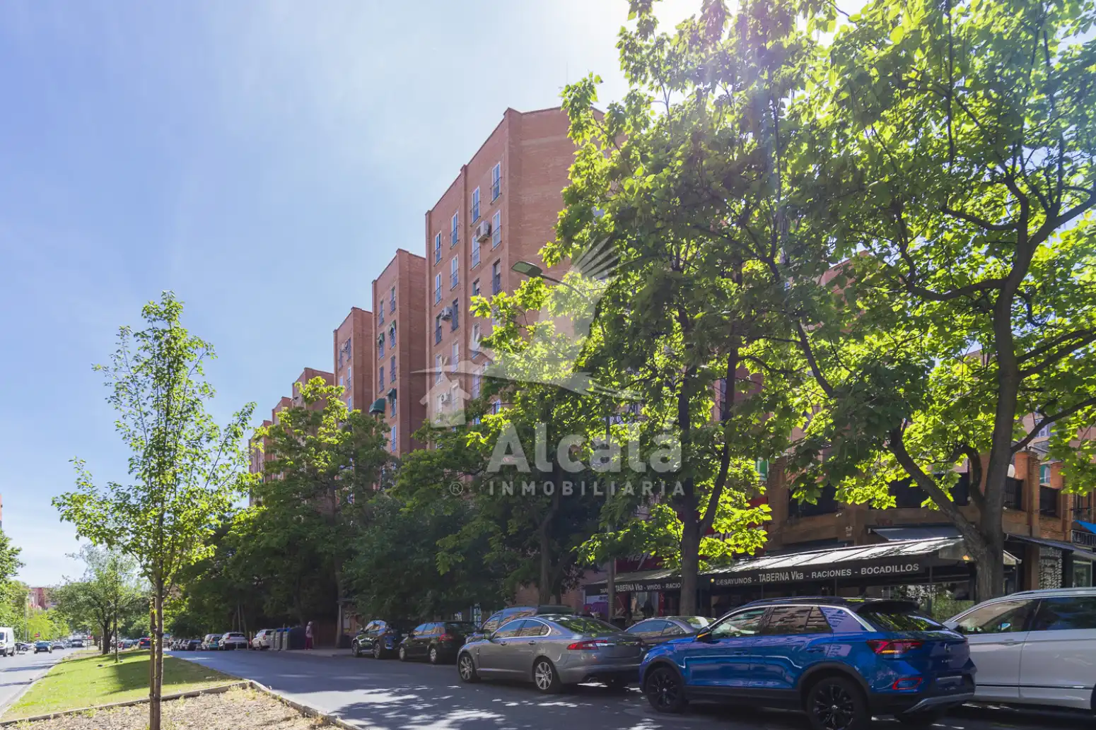 Vista exterior de Piso en venta en Madrid con Calefacción y Terraza