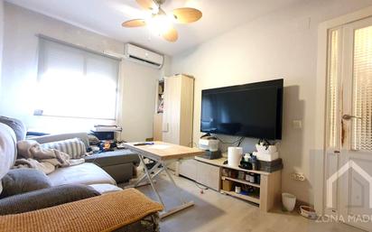 Sala d'estar de Pis en venda en  Madrid Capital amb Aire condicionat