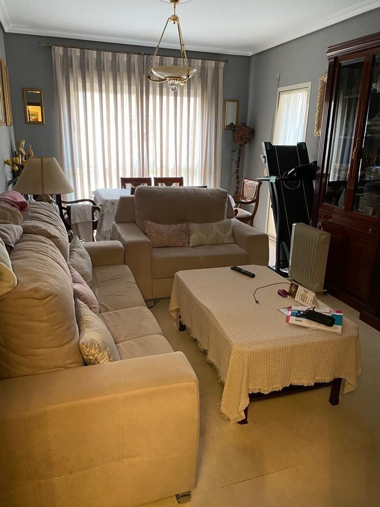 Sala d'estar de Pis de lloguer en  Sevilla Capital amb Aire condicionat, Calefacció i Piscina comunitària