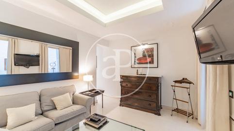 Foto 3 de Piso en venta en Almagro, Madrid