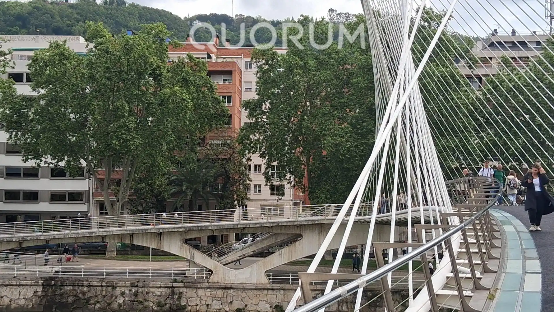Vista exterior de Pis en venda en Bilbao  amb Calefacció i Traster