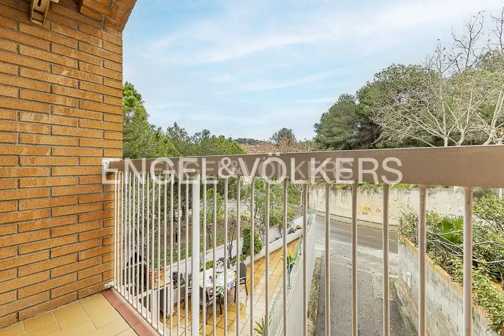 Terrassa de Casa adosada en venda en Molins de Rei amb Aire condicionat, Calefacció i Jardí privat