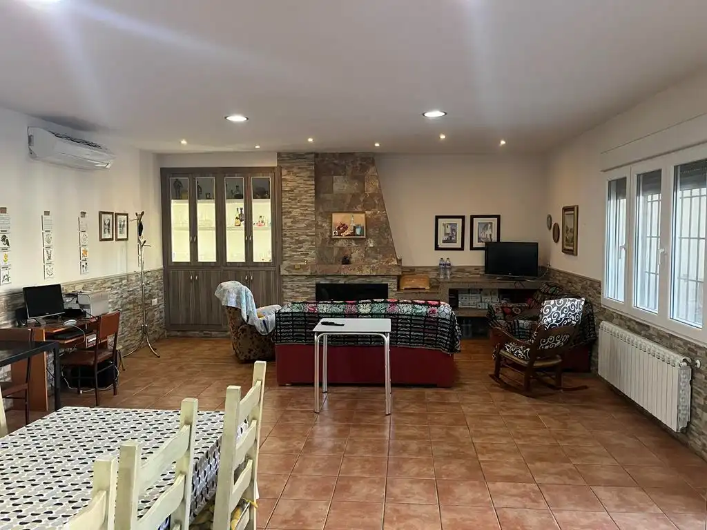 Sala d'estar de Casa o xalet en venda en Albacete amb Calefacció, Jardí privat i Terrassa