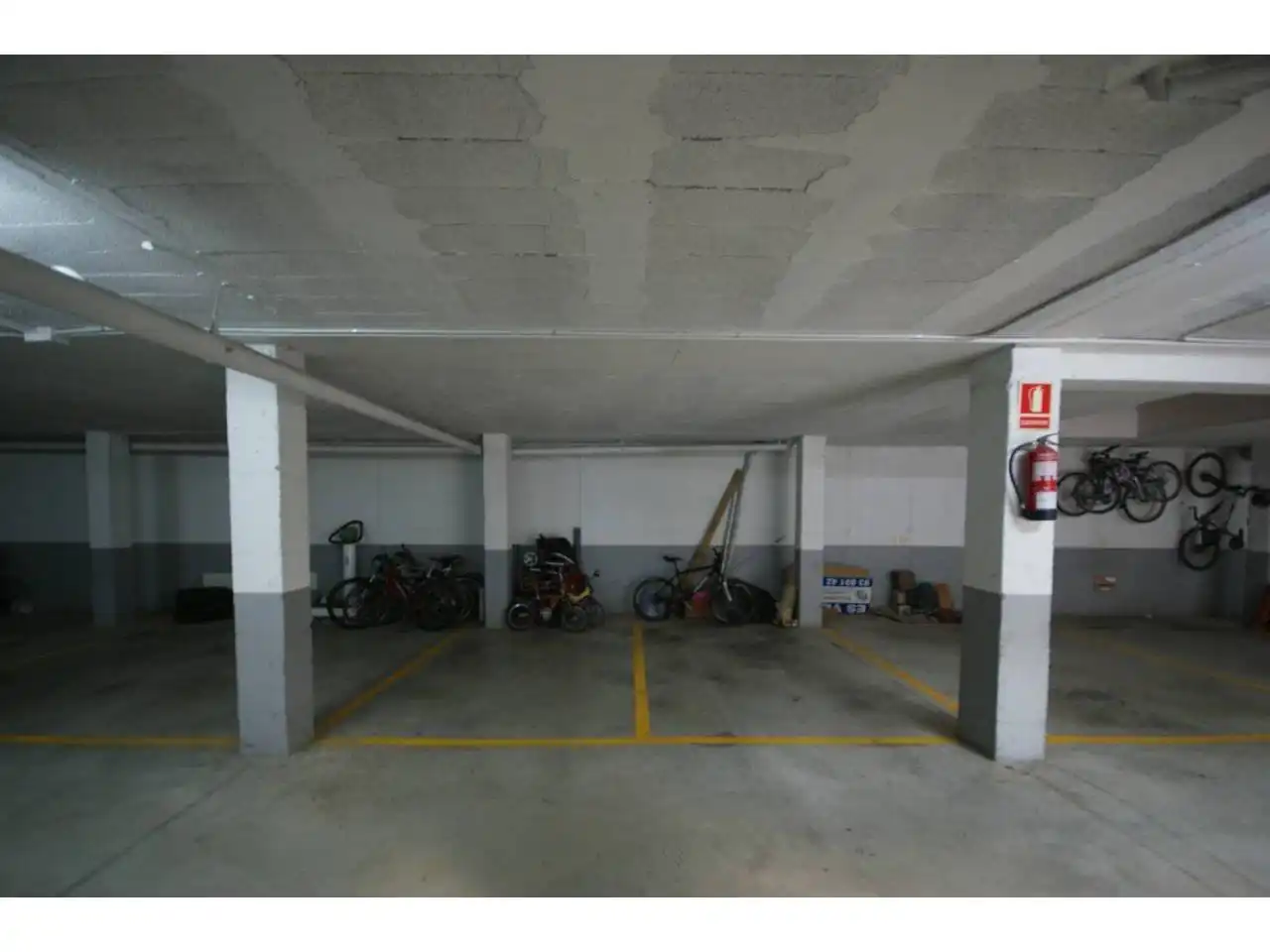 Aparcamiento con ascensor en venta en Calle DE LES FLORS