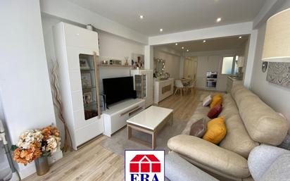 Living room of Flat for sale in Castro-Urdiales  with Terrace and Balcony