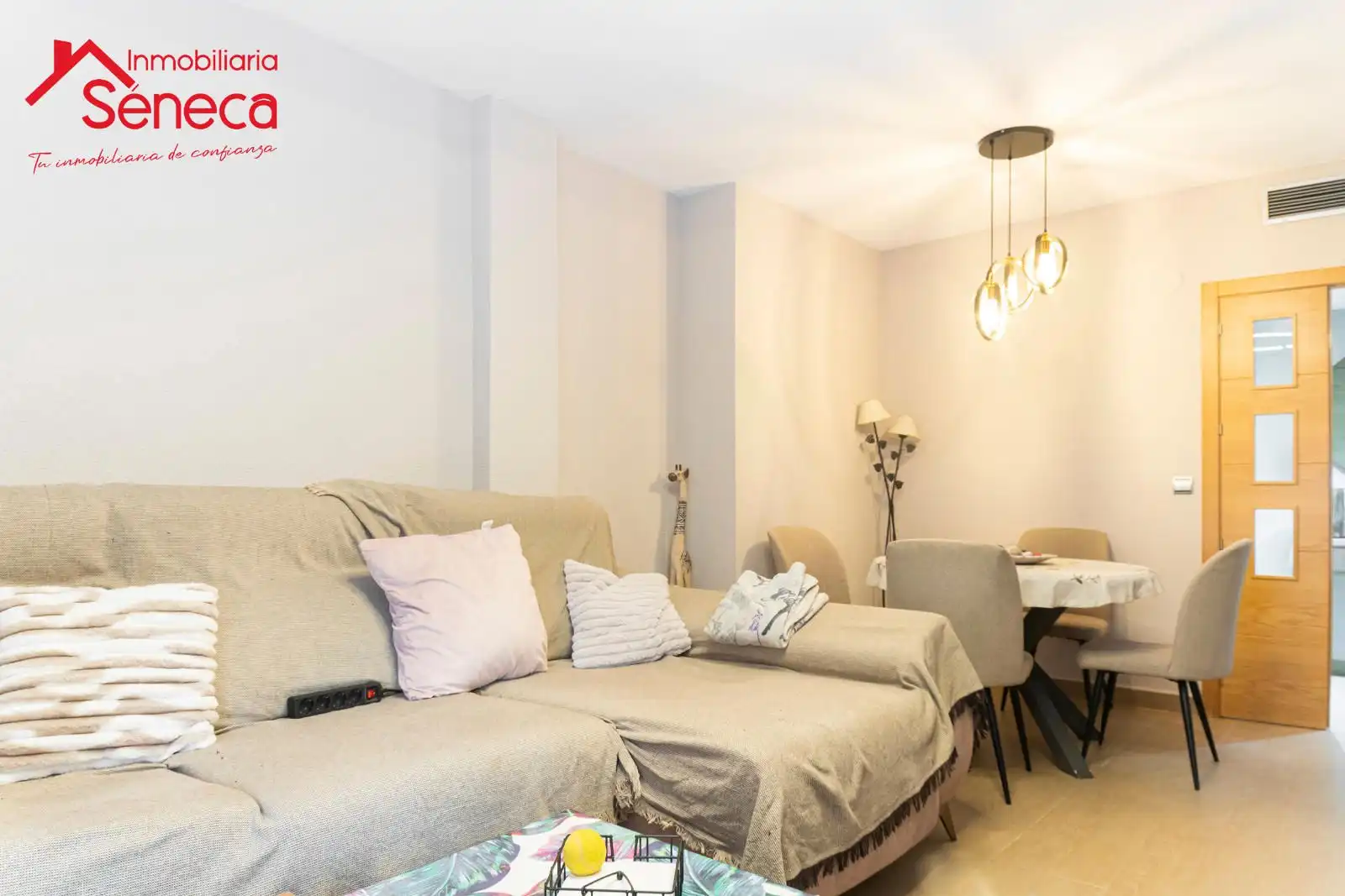 Living room of Flat for sale in Córdoba  with Air Conditioner, Heating and Terrace