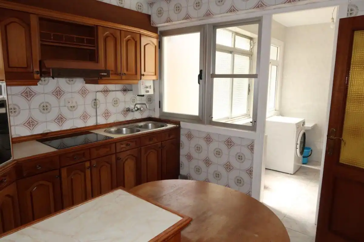 Küche von Wohnung zur Miete in A Coruña Capital  mit Parkett