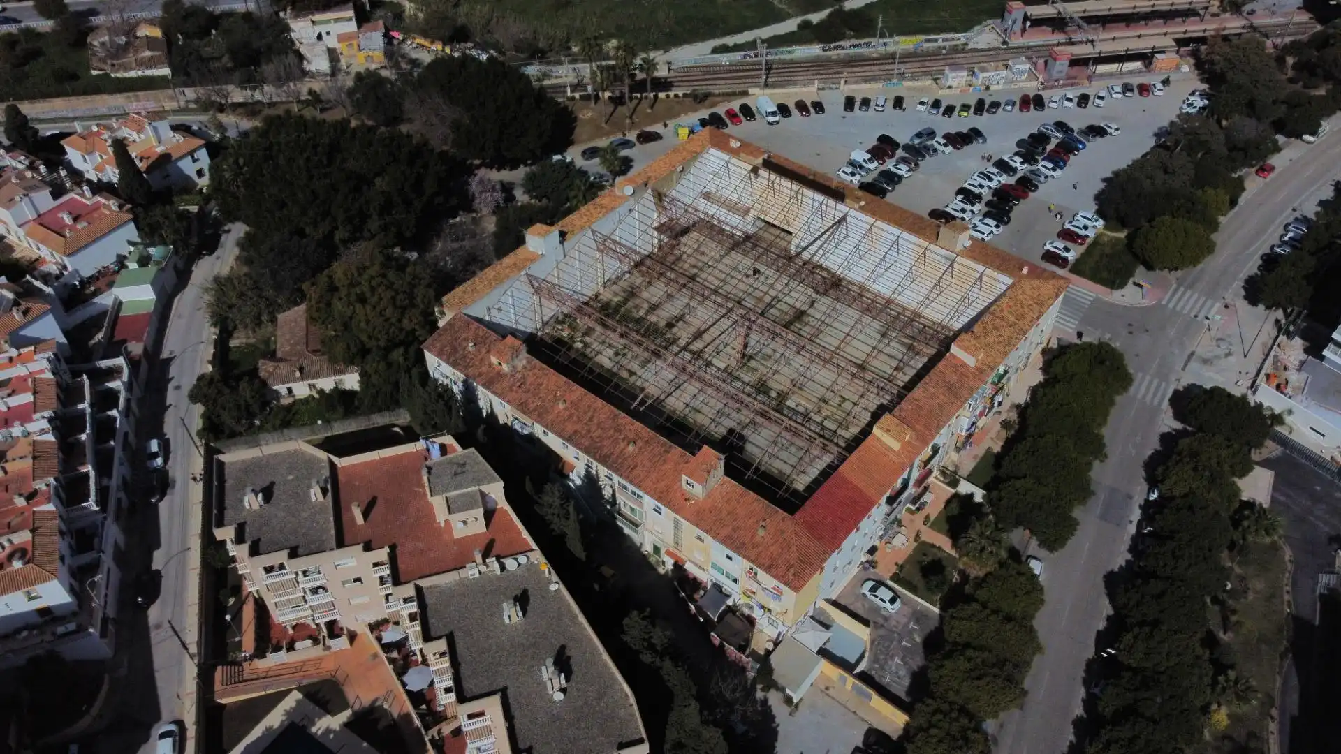 Vista exterior de Nau industrial en venda en Torremolinos